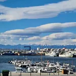 Paradise By The Sea - Gogh アパート *