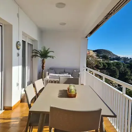 Paradise By The Sea - Gogh Apartmán